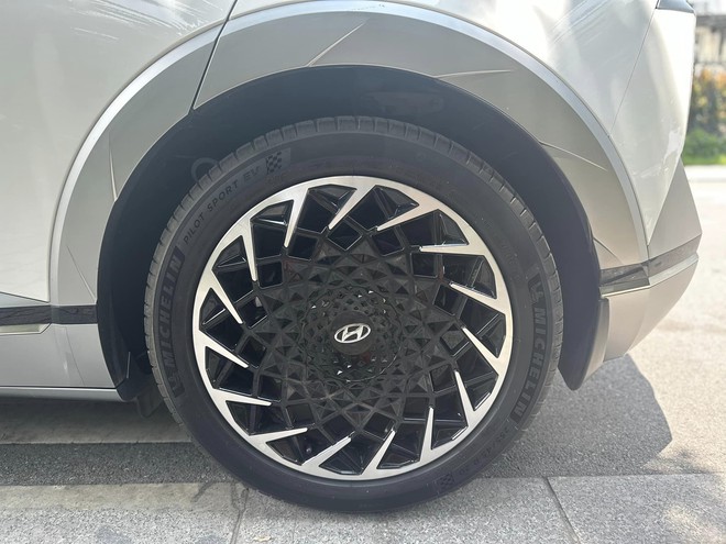 Rao bán Hyundai Ioniq 5 chạy 8.000 km giá 1,28 tỷ đồng, dân buôn xe cũ nhận định: Hợp với người thích trải nghiệm, hoặc có vài xe ở nhà - Ảnh 6