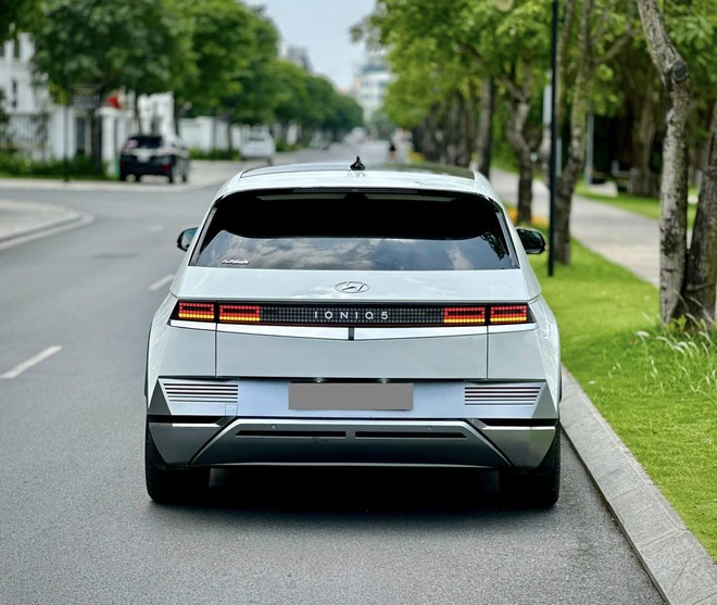Rao bán Hyundai Ioniq 5 chạy 8.000 km giá 1,28 tỷ đồng, dân buôn xe cũ nhận định: Hợp với người thích trải nghiệm, hoặc có vài xe ở nhà - Ảnh 5