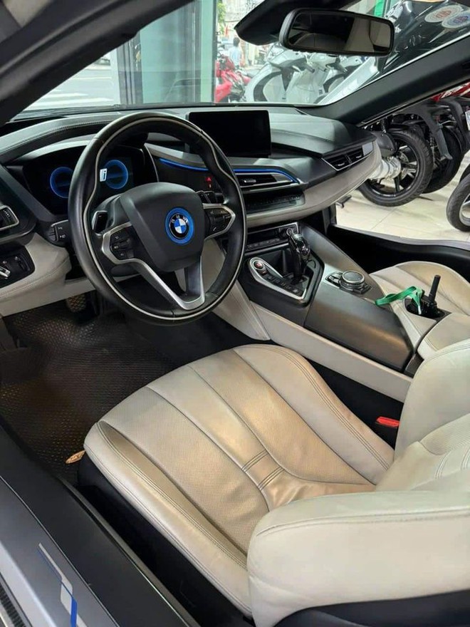 Hàng 'hot' một thời BMW i8 giá chỉ còn chưa đến 3 tỷ: Đã độ nhiều chi tiết, người bán cam kết 'bốn không' - Ảnh 5