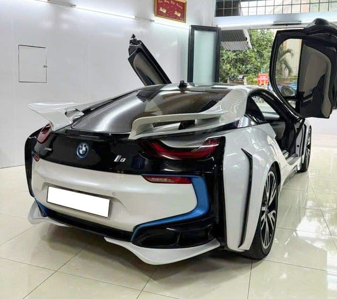 Hàng 'hot' một thời BMW i8 giá chỉ còn chưa đến 3 tỷ: Đã độ nhiều chi tiết, người bán cam kết 'bốn không' - Ảnh 2