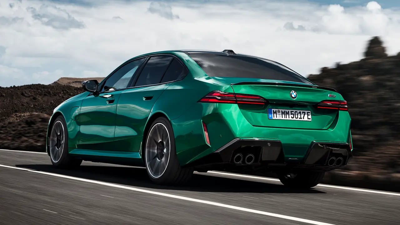 BMW M5 2024 ra mắt: Siêu sedan mạnh 717 mã lực nhưng điều nhiều người quan tâm là trọng lượng xe tăng lên vì lý do không ngờ tới này - Ảnh 1