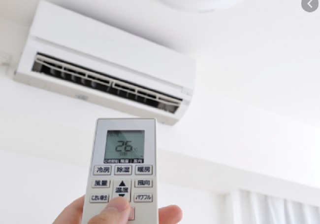 Đi ngủ điều hòa chỉ bật 26 độ là chưa chuẩn: Bấm thêm nút này vừa tốt cho sức khỏe vừa tiết kiệm - Ảnh 1