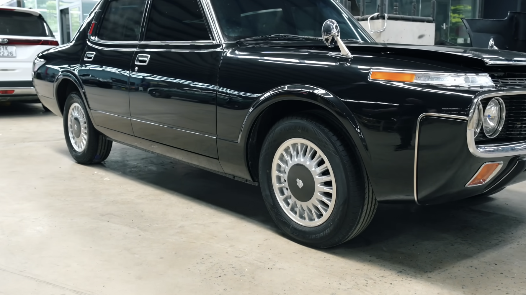 Dân chơi Việt độ lại Toyota Crown 49 năm tuổi như xe mới: Mất 120 ngày để hoàn thiện, có chi tiết giống Bentley - Ảnh 5