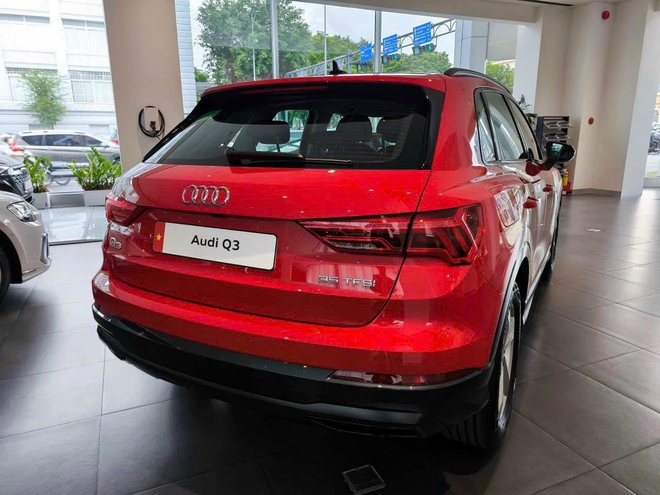 Audi Q3 2024 về đại lý: Giá từ 1,8 tỷ đồng, nhiều trang bị hiện đại đấu X1 nhưng vẫn giữ một thứ ‘đồ cổ’ như xe giá rẻ - Ảnh 3