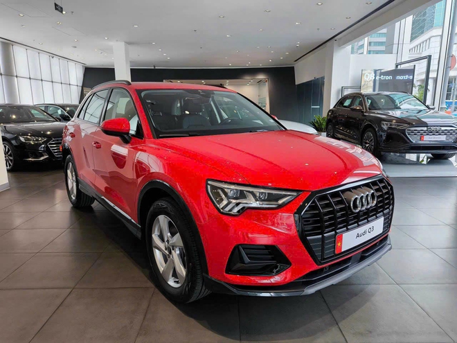 Audi Q3 2024 về đại lý: Giá từ 1,8 tỷ đồng, nhiều trang bị hiện đại đấu X1 nhưng vẫn giữ một thứ ‘đồ cổ’ như xe giá rẻ - Ảnh 2