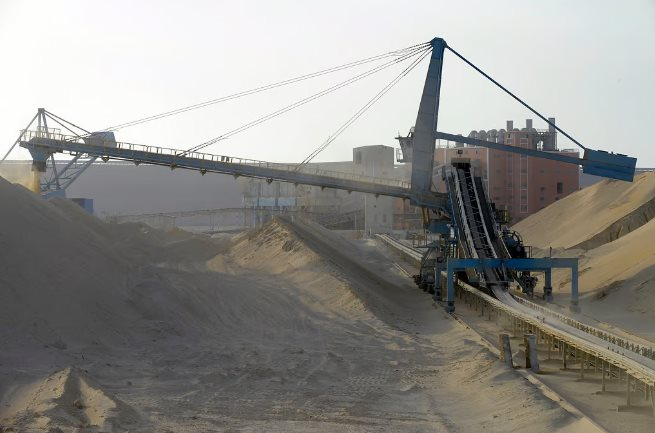 Trung Quốc tìm ra 'mảnh đất vàng' để đưa xe điện vào châu Âu: Là nhà cung cấp ô tô hàng đầu cho EU, chi phí sản xuất cực kỳ rẻ - Ảnh 1