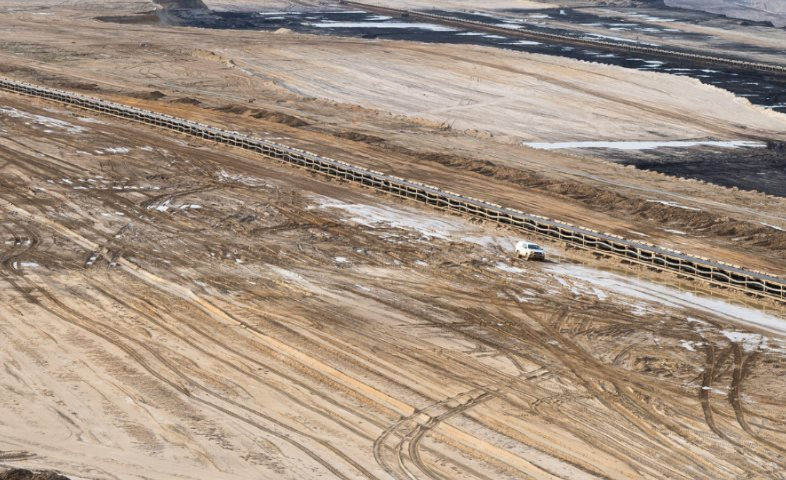 Mỹ khai phá một loại nguyên liệu giá rẻ mới để sản xuất pin xe điện, có khả năng phá vỡ sự độc quyền của Trung Quốc - Ảnh 1