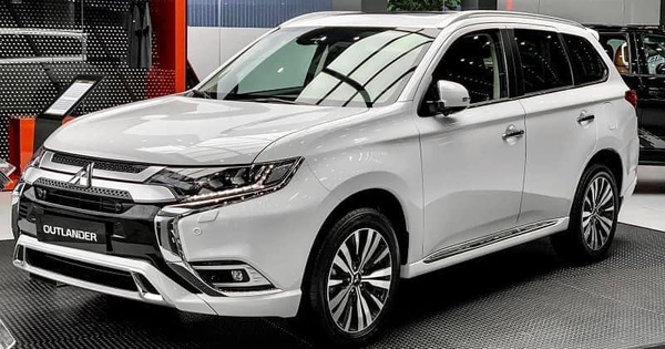 Đại lý xả kho lô Mitsubishi Outlander 2023 cuối cùng: Giảm tới 140 triệu đồng nhưng chỉ áp dụng cho phiên bản này