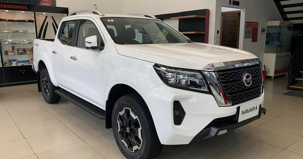 Nissan Navara dọn kho giảm giá tới 190 triệu tại đại lý: Bản ‘full’ còn 850 triệu, rẻ hơn Ranger Wildtrak cả trăm triệu đồng