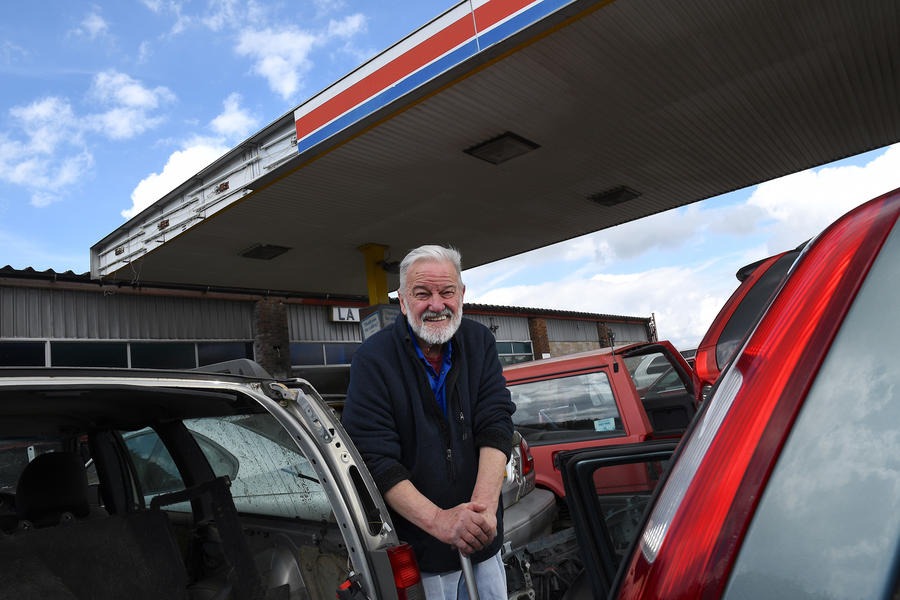 Chủ garage thu gom hơn 400 chiếc Volvo cũ cùng nhiều linh kiện, phụ tùng: ‘Xe này rất bền, có thể chạy 500.000km dễ dàng’ - Ảnh 1