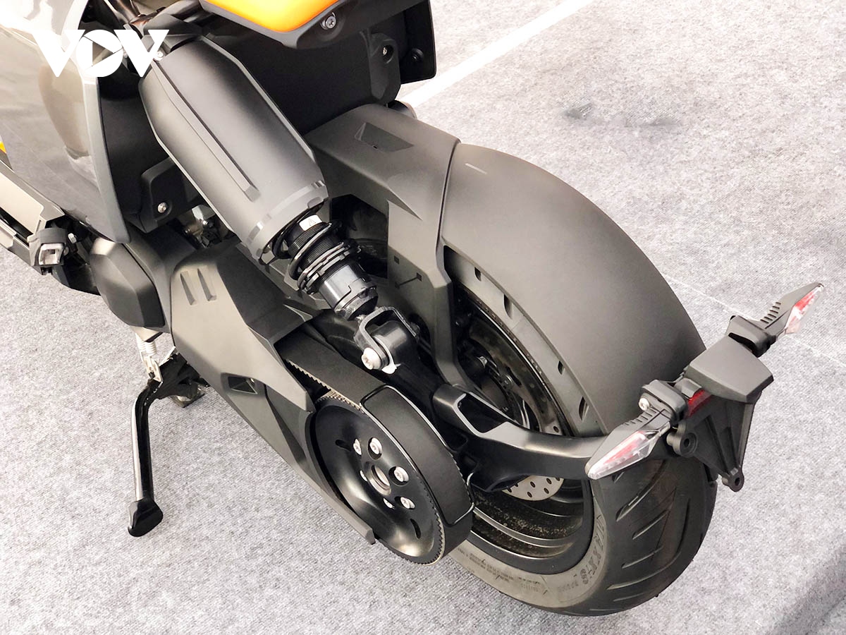 Xe ga điện BMW CE 04 giá đắt gấp 7 lần Honda SH có gì? - Ảnh 9