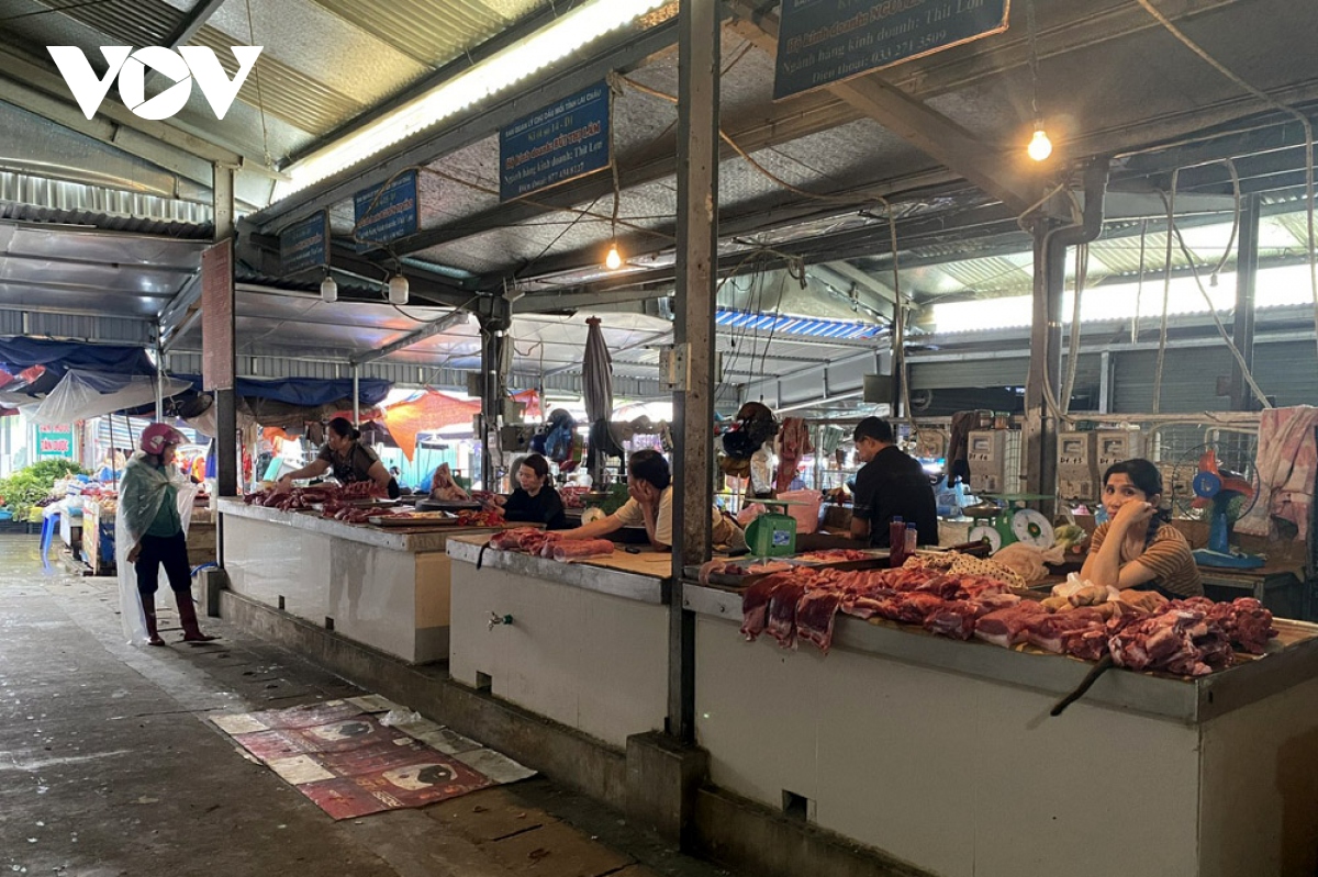 Chưa điều chỉnh tiền lương, hàng hóa đã rục rịch tăng giá - Ảnh 2