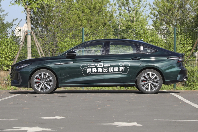 Hãng xe Trung Quốc đã đến Việt Nam tung mẫu đối thủ với Toyota Camry: Giá rẻ hơn hẳn, dùng option của xe sang, màn hình kép 24,6inch - Ảnh 3