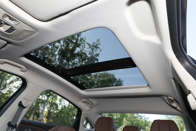 Hãng xe Trung Quốc đã đến Việt Nam tung mẫu đối thủ với Toyota Camry: Giá rẻ hơn hẳn, dùng option của xe sang, màn hình kép 24,6inch - Ảnh 8
