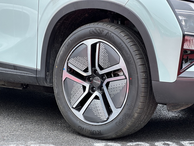 6 mẫu ô tô Trung Quốc ra mắt Việt Nam ngay trong tuần sau: Phần lớn là crossover phân khúc hot, có đủ cả xăng, điện và hybrid, nhiều công nghệ đáng chú ý - Ảnh 4