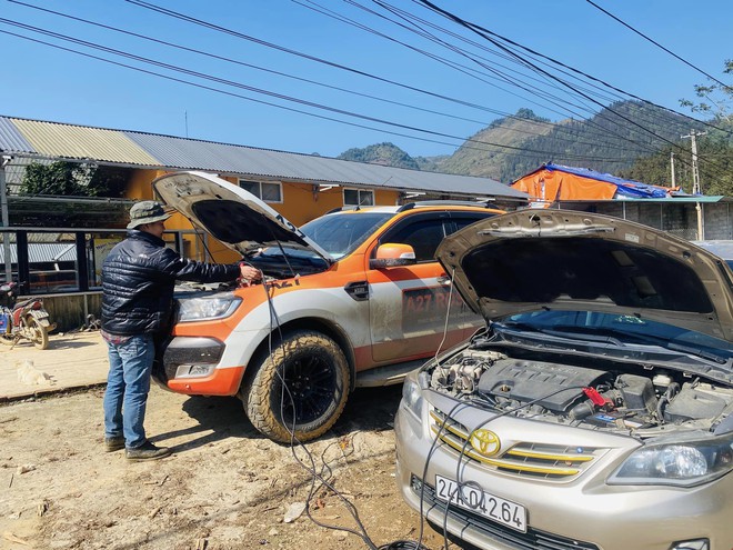 Sếp công ty dược cứu hộ hàng nghìn ô tô miễn phí bằng Toyota Corolla Altis: 'Có người bảo hâm, chẳng ai max rảnh thế này' - Ảnh 7