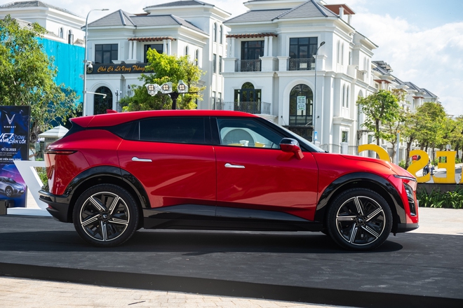 Lộ diện VinFast VF 7 bản base giá 850 triệu: Lược bỏ nhiều trang bị, sức mạnh chỉ bằng nửa so với bản Plus - Ảnh 5