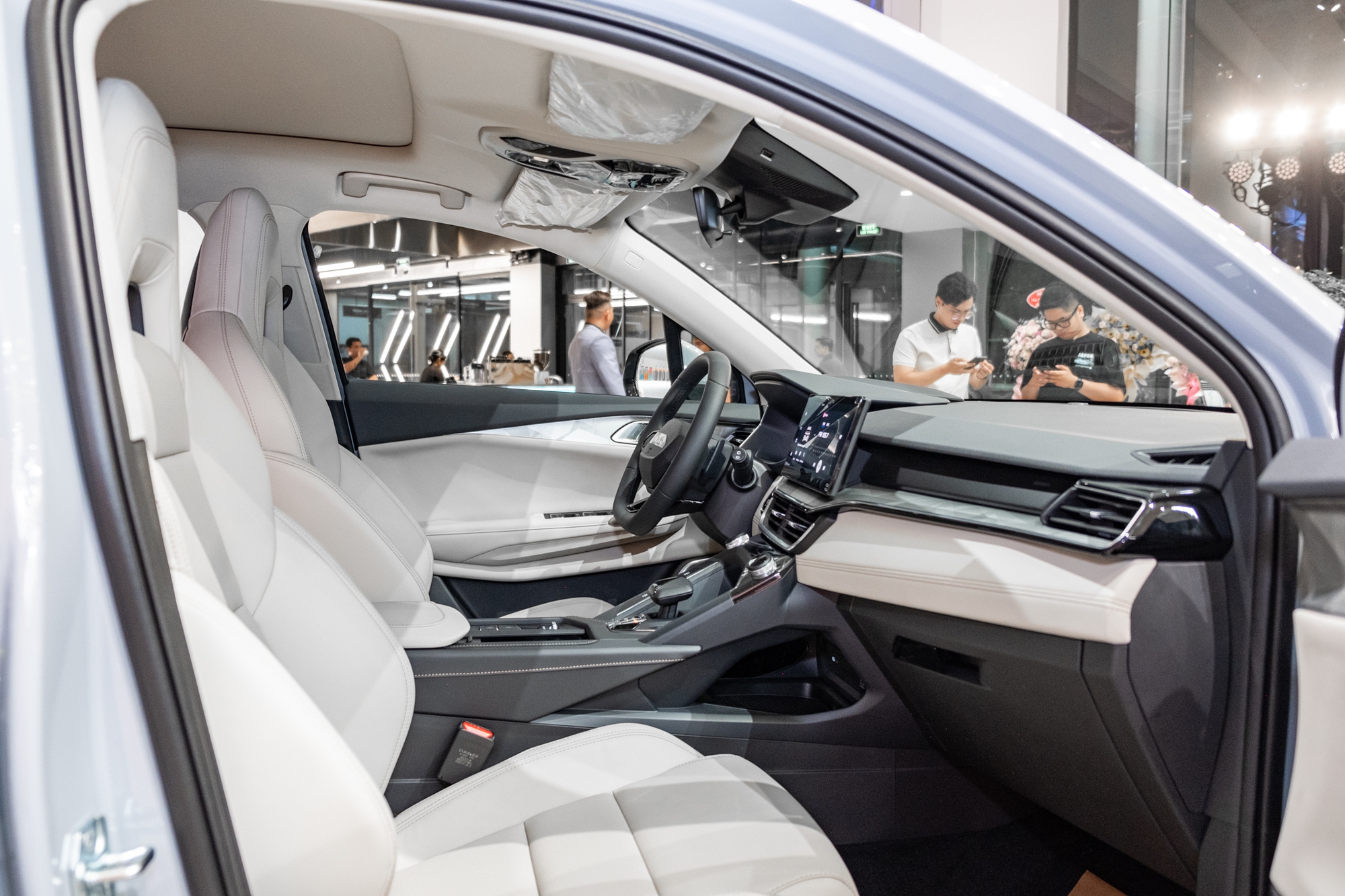 Lynk & Co 06 ra mắt Việt Nam: Giá 729 triệu đồng, động cơ 1.5L tăng áp, hệ thống treo sau đa điểm - Ảnh 20