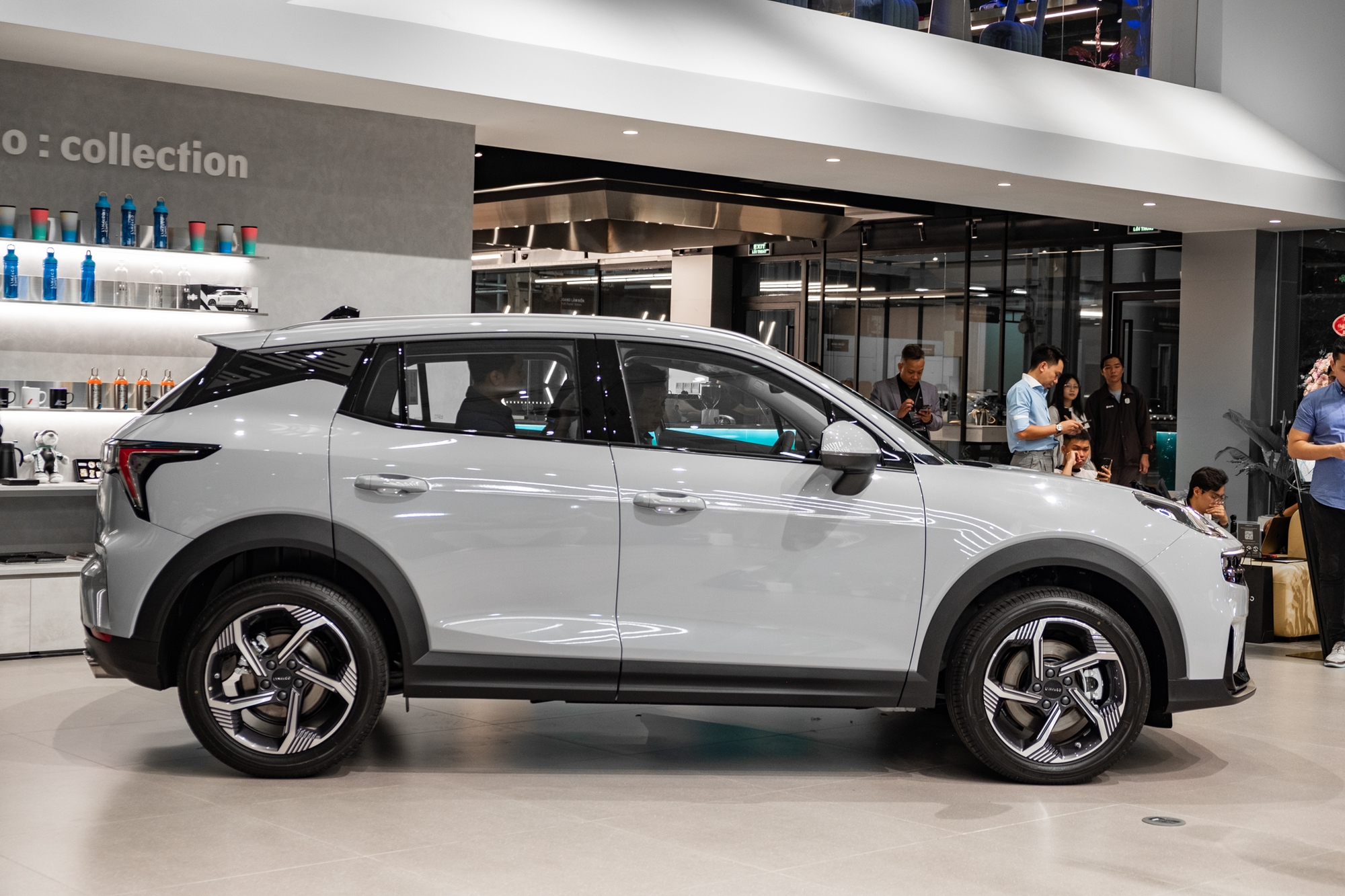 Lynk & Co 06 ra mắt Việt Nam: Giá 729 triệu đồng, động cơ 1.5L tăng áp, hệ thống treo sau đa điểm - Ảnh 12