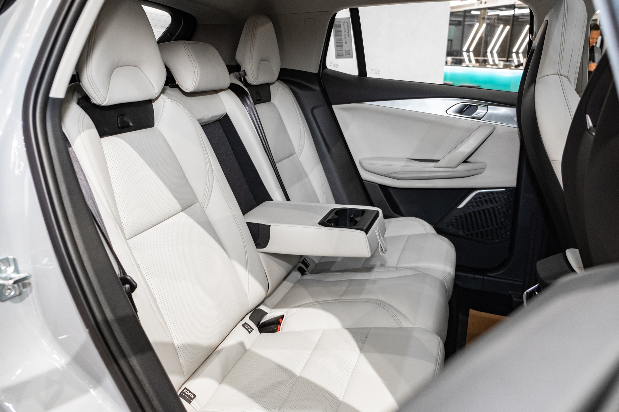 Lynk & Co 06 ra mắt Việt Nam: Giá 729 triệu đồng, động cơ 1.5L tăng áp, hệ thống treo sau đa điểm - Ảnh 21