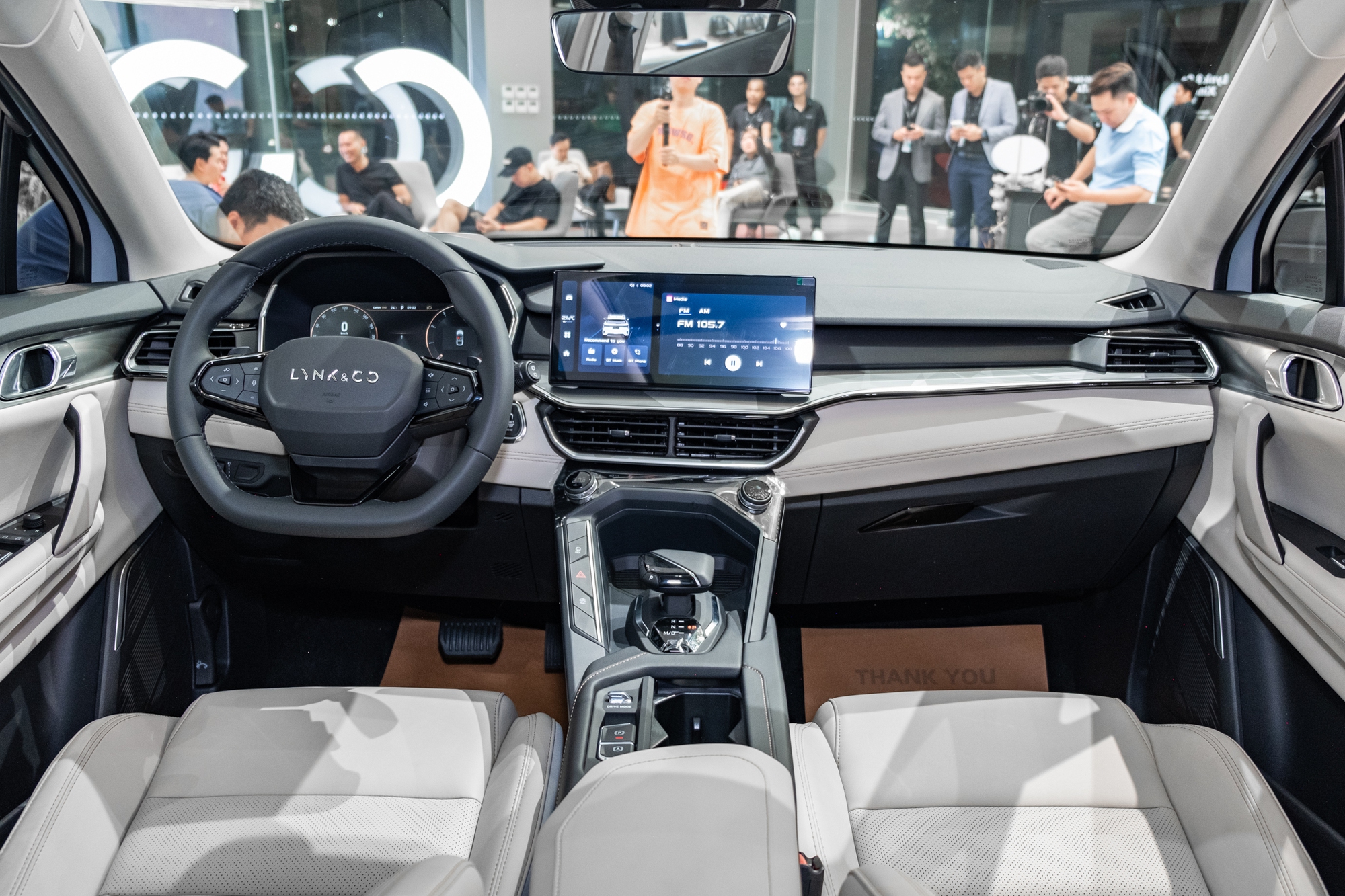 Lynk & Co 06 ra mắt Việt Nam: Giá 729 triệu đồng, động cơ 1.5L tăng áp, hệ thống treo sau đa điểm - Ảnh 7