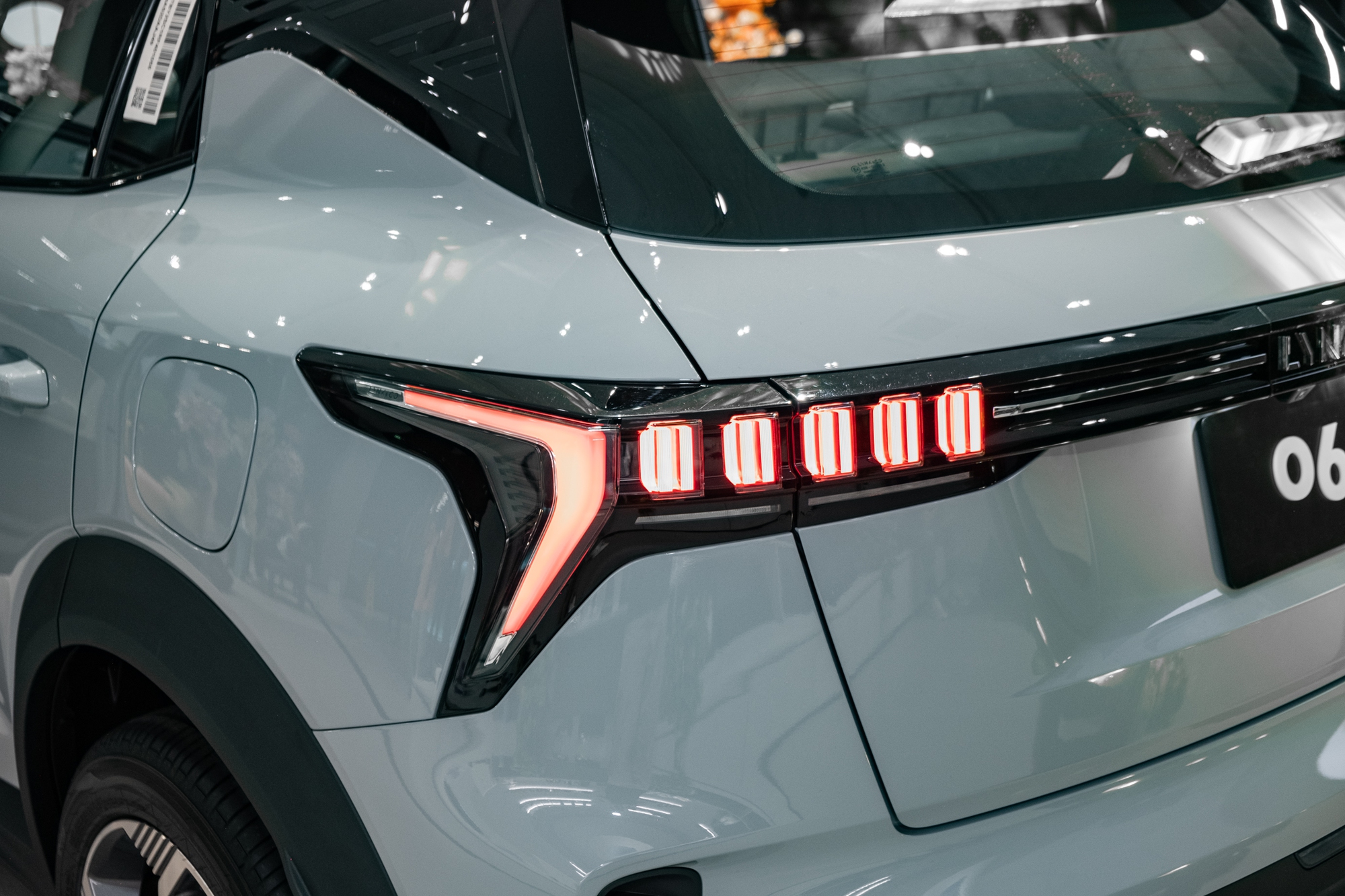 Lynk & Co 06 ra mắt Việt Nam: Giá 729 triệu đồng, động cơ 1.5L tăng áp, hệ thống treo sau đa điểm - Ảnh 4