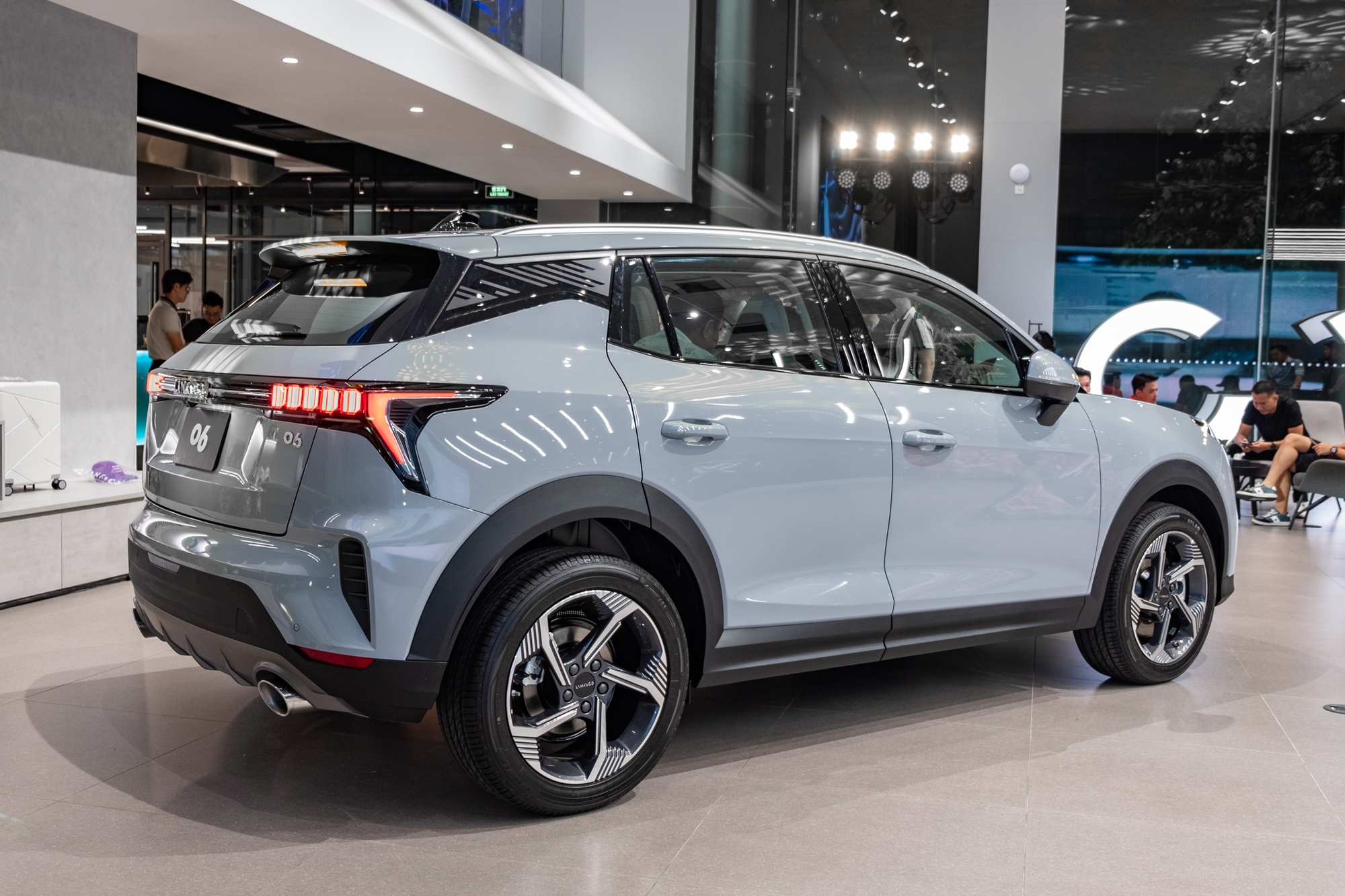 Lynk & Co 06 ra mắt Việt Nam: Giá 729 triệu đồng, động cơ 1.5L tăng áp, hệ thống treo sau đa điểm - Ảnh 13