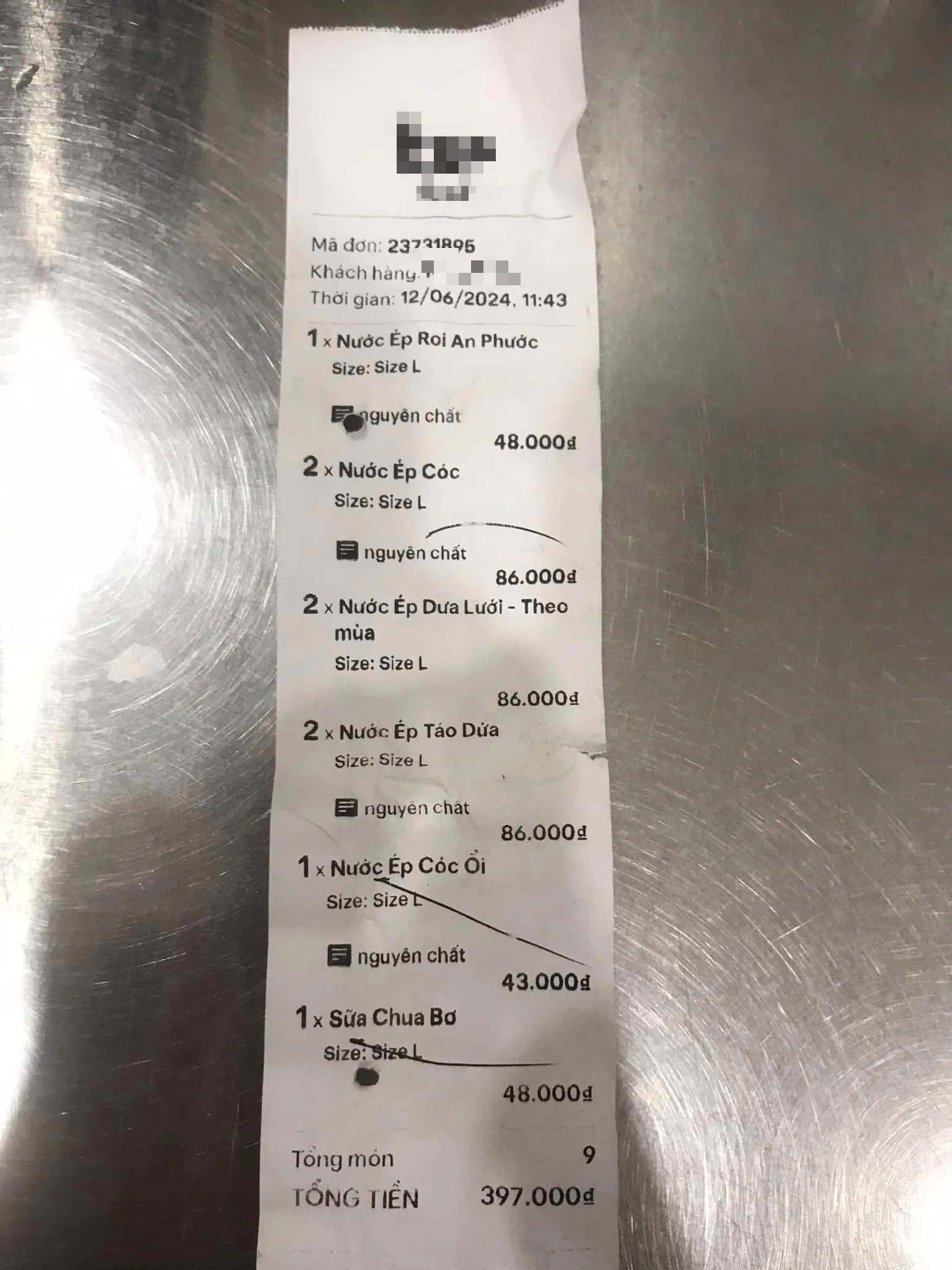 Chủ quán nước ép ấm ức lên mạng "bóc phốt" khách, được nhiều người ủng hộ nhưng sau đó lại xin lỗi là vì sao? - Ảnh 2