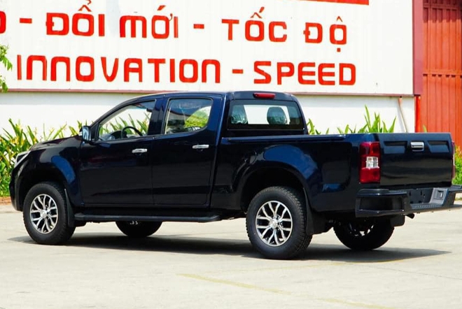 Nhiều bán tải mới ra mắt Việt Nam năm nay đấu Ranger: Triton 2024 lột xác, có mẫu lần đầu xuất hiện, giá dưới 500 triệu đồng - Ảnh 2