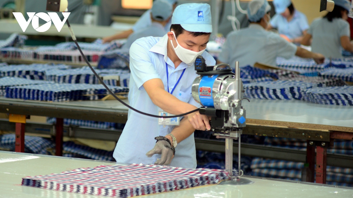 Còn nhiều yếu tố tác động ảnh hưởng tới xuất khẩu dệt may - Ảnh 2