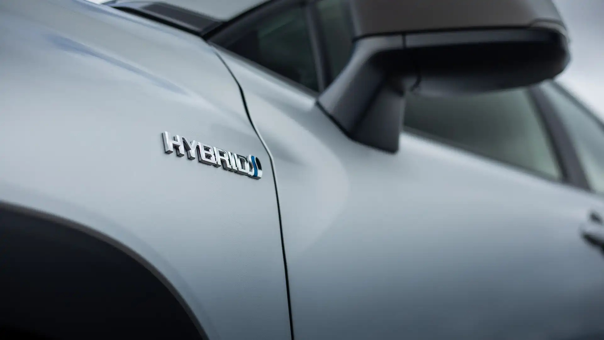 Toyota Corolla Cross sắp bỏ hẳn bản xăng, chỉ bán hybrid vì tin rằng người dùng khó chuyển sang xe điện 'trong nháy mắt' - Ảnh 2