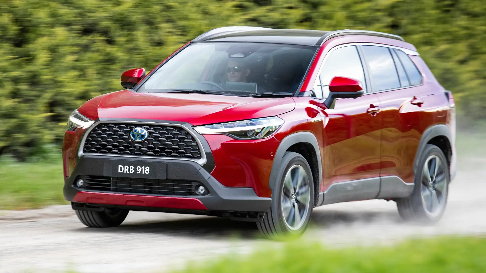 Toyota Corolla Cross sắp bỏ hẳn bản xăng, chỉ bán hybrid vì tin rằng người dùng khó chuyển sang xe điện 'trong nháy mắt' - Ảnh 1