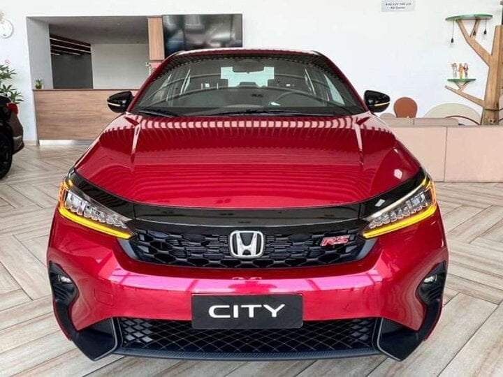 Nhiều mẫu ô tô ồ ạt giảm giá, nỗ lực tìm lại sức mua - Ảnh 2