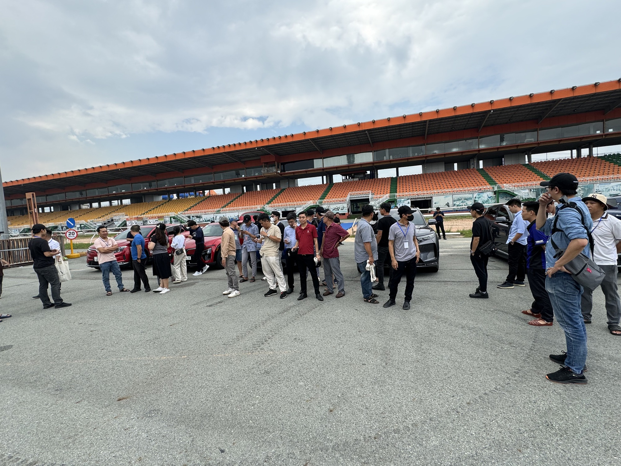 Xe bán tải điện VinFast xuất hiện tại Bình Dương - Ảnh 6