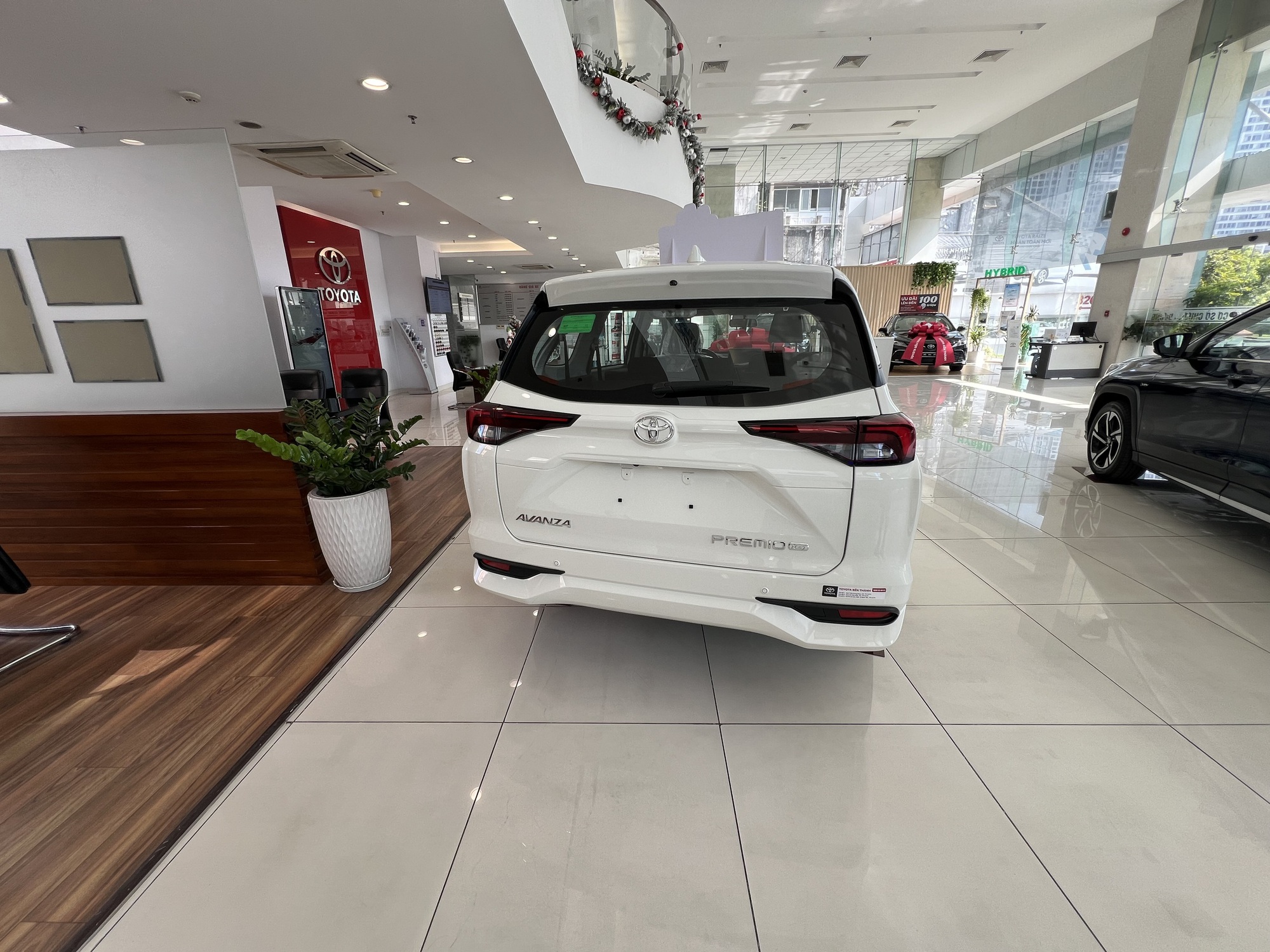 Toyota triệu hồi gần 500 xe bị lỗi điểm hàn ở sàn xe - Ảnh 1