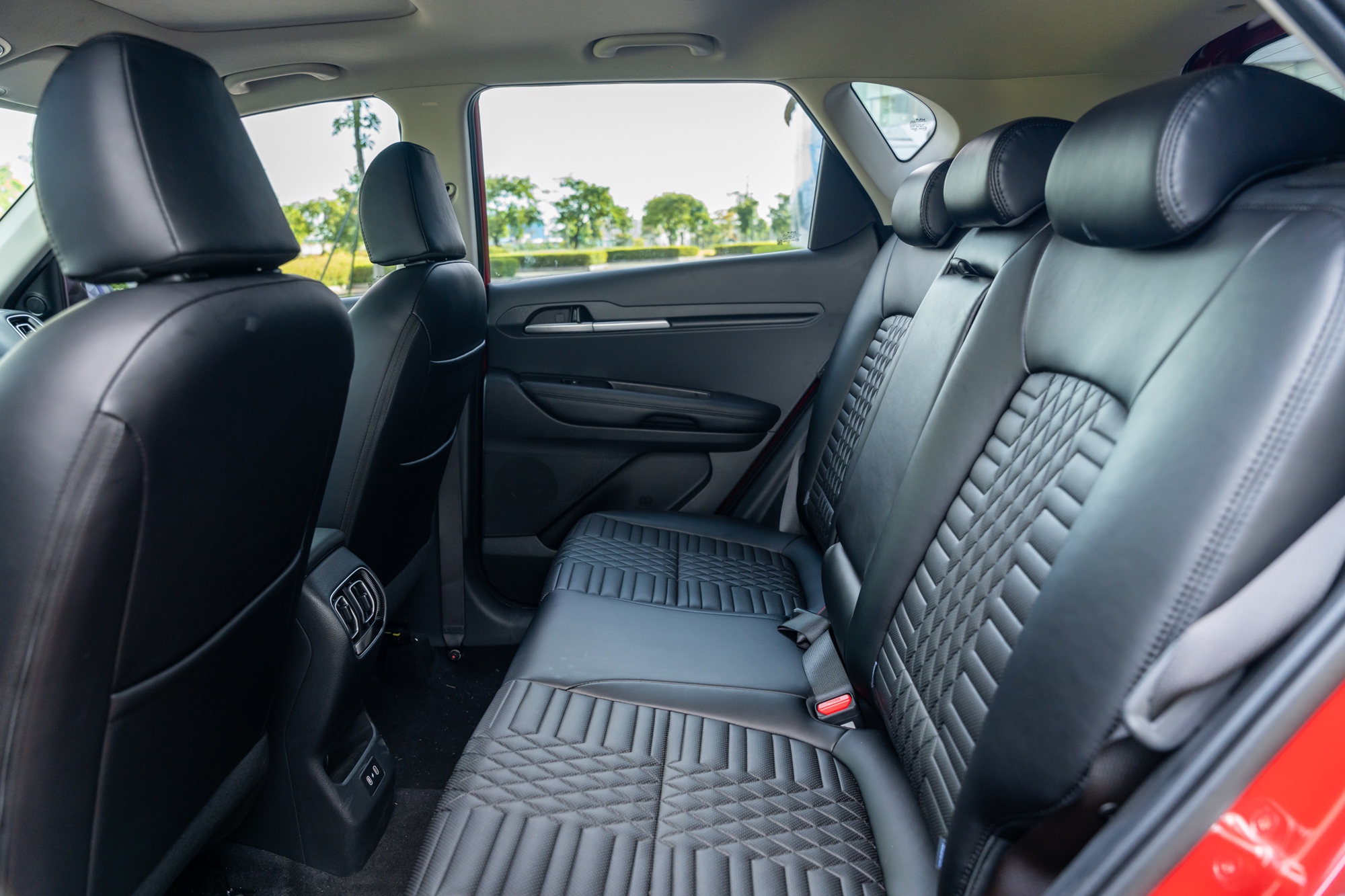 Kia Sonet 2024 ra mắt Việt Nam: Thiết kế mới, nhiều trang bị vượt mặt Raize và Venue, nội thất có chi tiết hơn hẳn đối thủ, giá bán vẫn là ẩn số - Ảnh 12