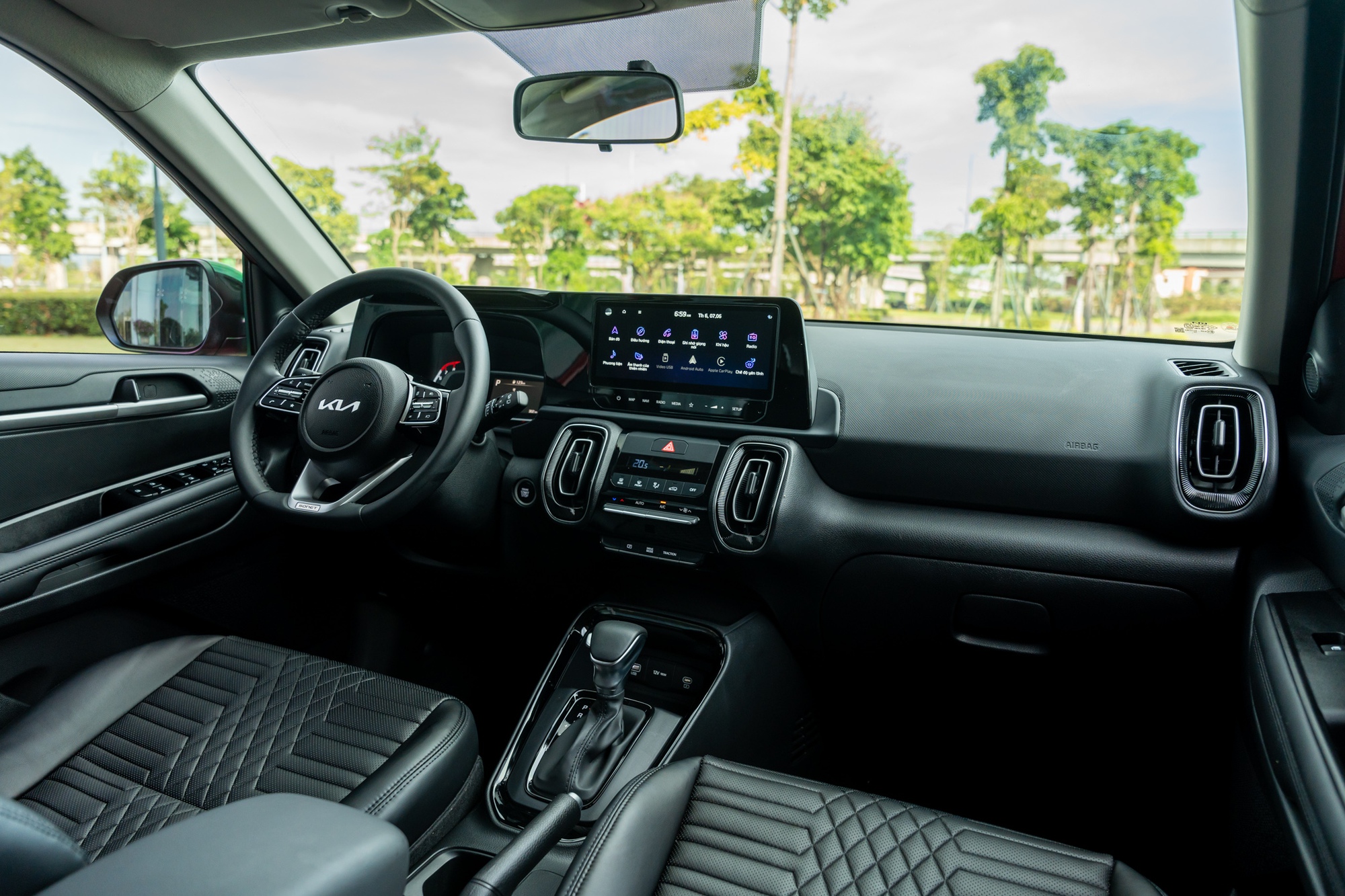 Kia Sonet 2024 ra mắt Việt Nam: Thiết kế mới, nhiều trang bị vượt mặt Raize và Venue, nội thất có chi tiết hơn hẳn đối thủ, giá bán vẫn là ẩn số - Ảnh 7