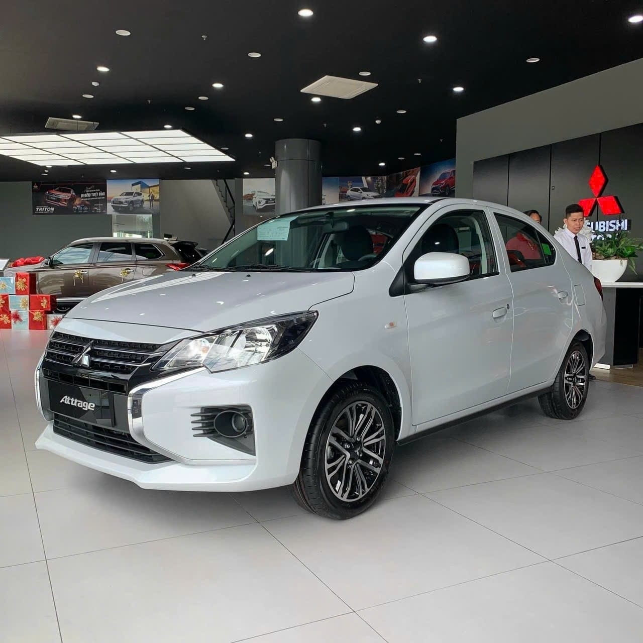 Loạt xe nhập giảm giá đấu xe lắp ráp sắp được ưu đãi trước bạ: Nhiều mẫu giảm trăm triệu, đa dạng phân khúc cho khách Việt lựa chọn - Ảnh 3