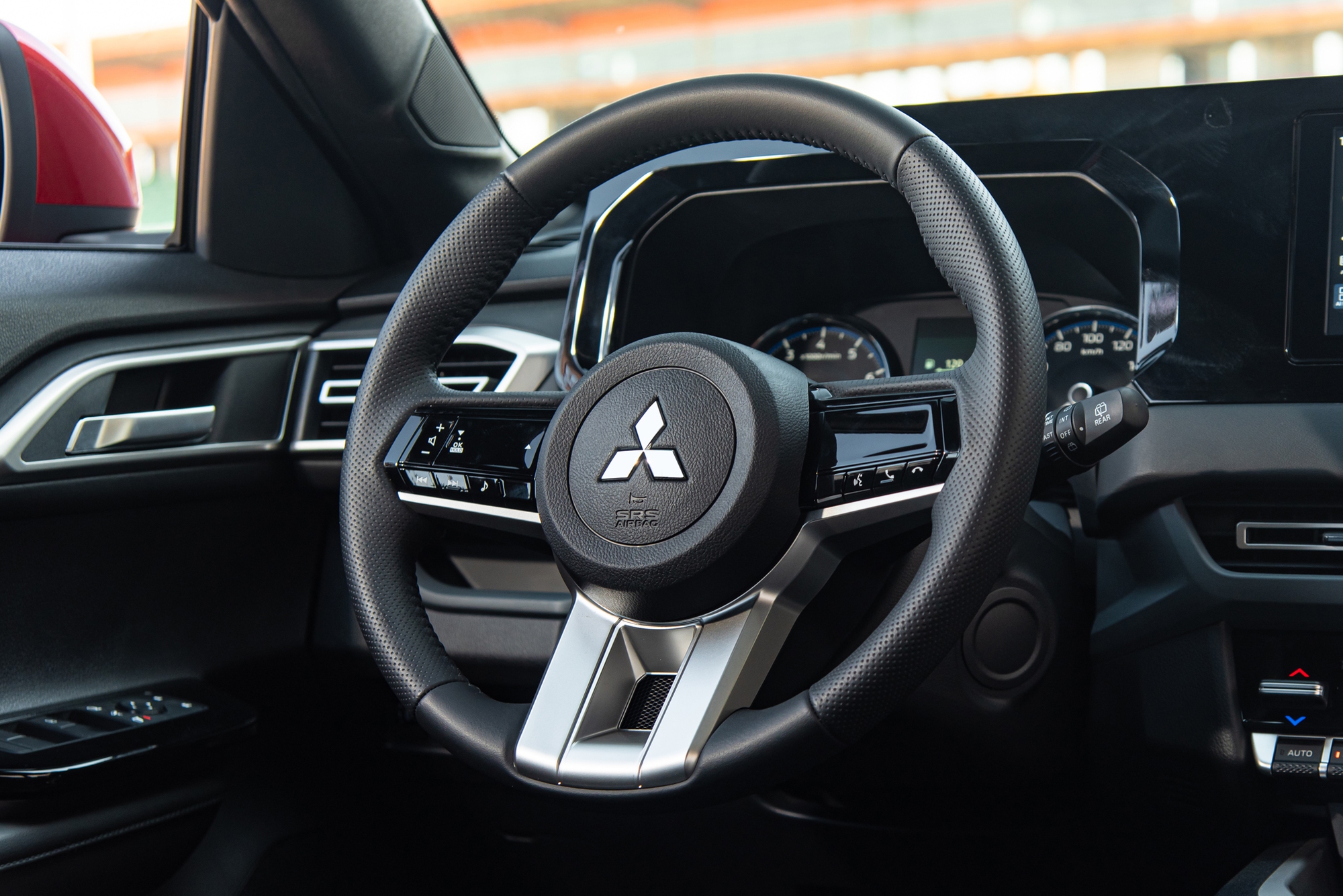 Mitsubishi Xforce giảm giá 30 triệu đồng tại đại lý: Bản ‘base’ còn 569 triệu, đấu Creta với giá ngang Sonet - Ảnh 10