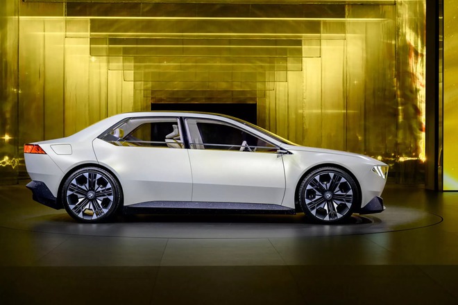 Xem trước BMW 3-Series 2025 sắp ra mắt: Thiết kế lột xác hoàn toàn, HUD to kỷ lục, động cơ điện không dưới 300 mã lực - Ảnh 3