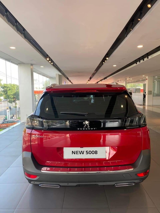 Peugeot 5008 giảm giá tới hơn trăm triệu ở đại lý, xe tiền tỉ nay rẻ hơn hàng loạt đối thủ Fortuner, Santa Fe, CX-8 - Ảnh 6