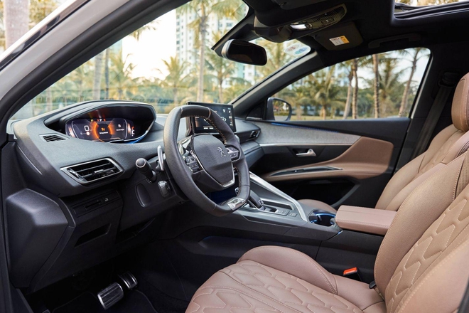 Peugeot 5008 giảm giá tới hơn trăm triệu ở đại lý, xe tiền tỉ nay rẻ hơn hàng loạt đối thủ Fortuner, Santa Fe, CX-8 - Ảnh 7