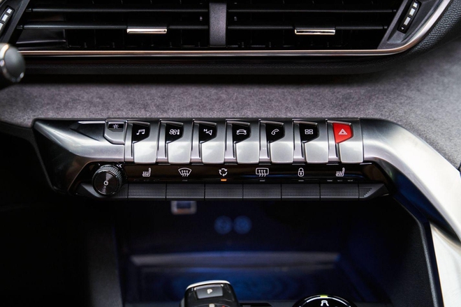 Peugeot 5008 giảm giá tới hơn trăm triệu ở đại lý, xe tiền tỉ nay rẻ hơn hàng loạt đối thủ Fortuner, Santa Fe, CX-8 - Ảnh 8