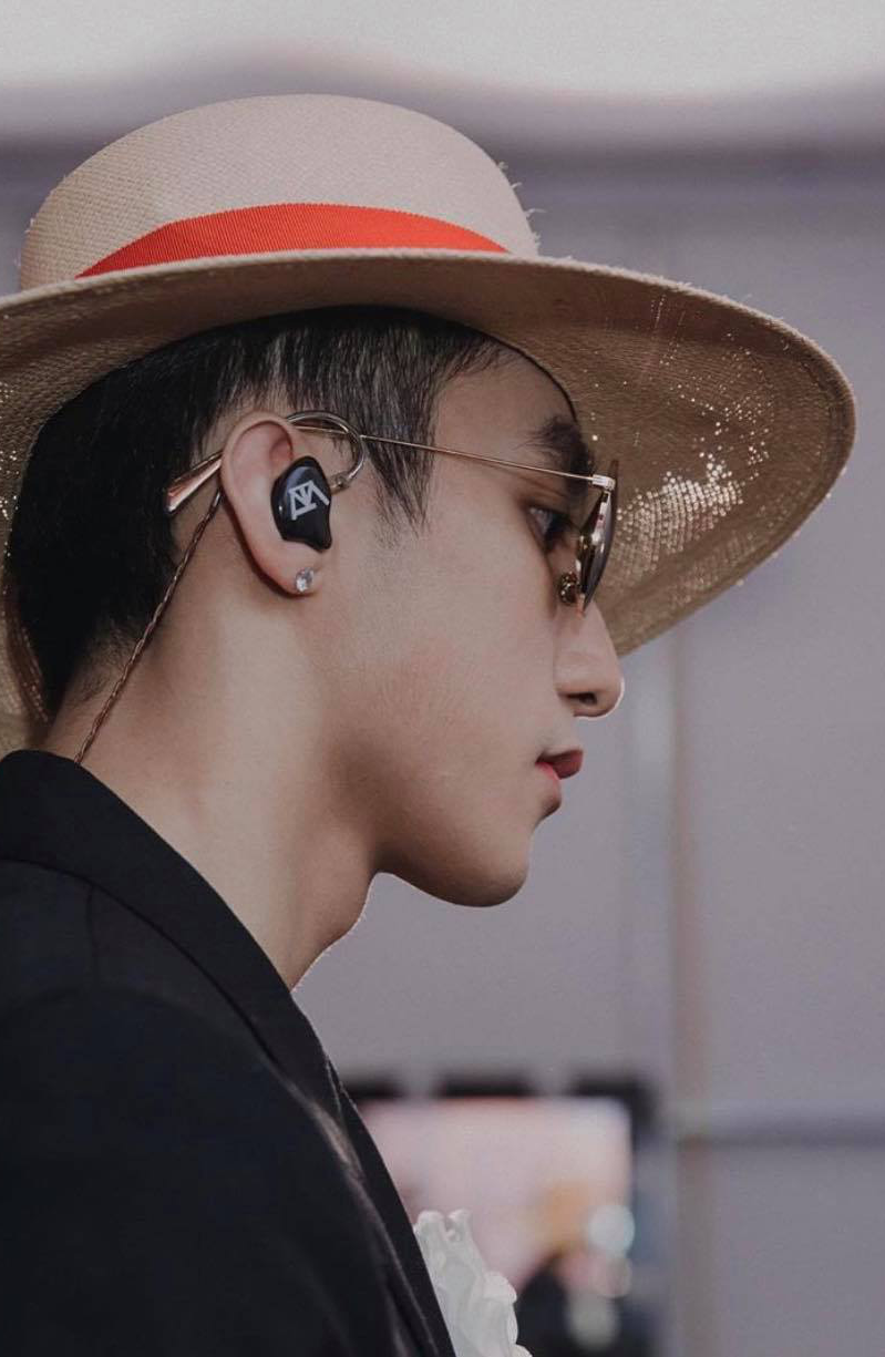Sơn Tùng M-TP đeo "tai nghe Shopee", giá chỉ 50 - 60 nghìn? - Ảnh 6