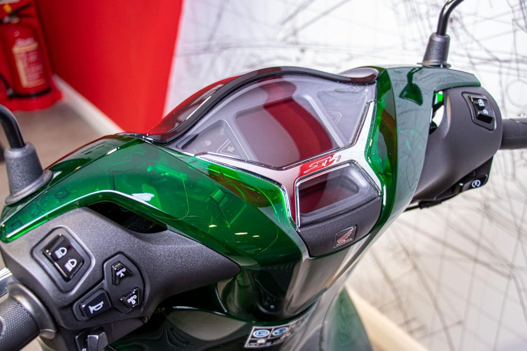 Giá rẻ nhất cũng lên đến 140 triệu đồng, Honda SH Vetro vừa "cập bến" Việt Nam có gì đặc biệt? - Ảnh 4