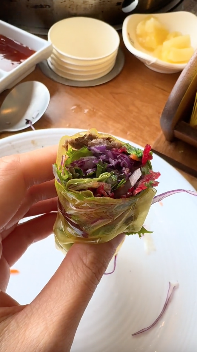 Một món ăn gắn "mác" Việt Nam bán đầy ở Hàn Quốc trong khi người Việt lại chưa bao giờ nghe tên - Ảnh 7