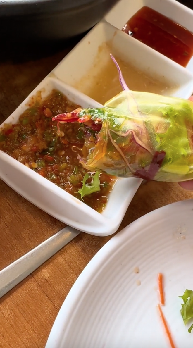 Một món ăn gắn "mác" Việt Nam bán đầy ở Hàn Quốc trong khi người Việt lại chưa bao giờ nghe tên - Ảnh 6