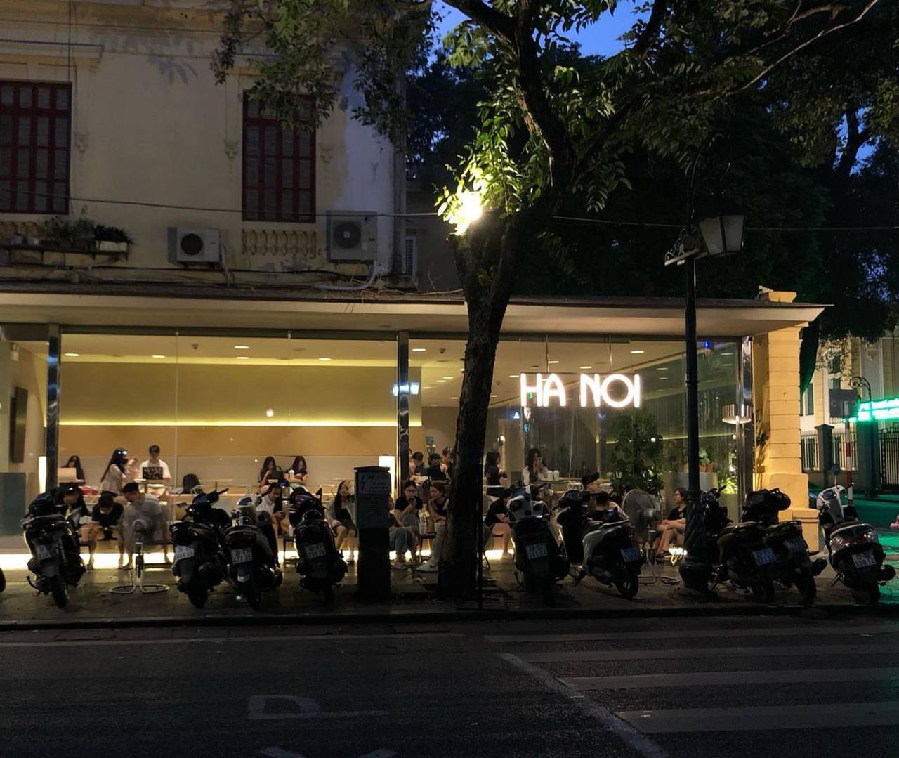 Thực hư tin đồn Phê La Tông Đản ngừng mở 4 giờ sáng, chuyển sang nơi ngắm bình mình cực đỉnh khác tại Hà Nội - Ảnh 2