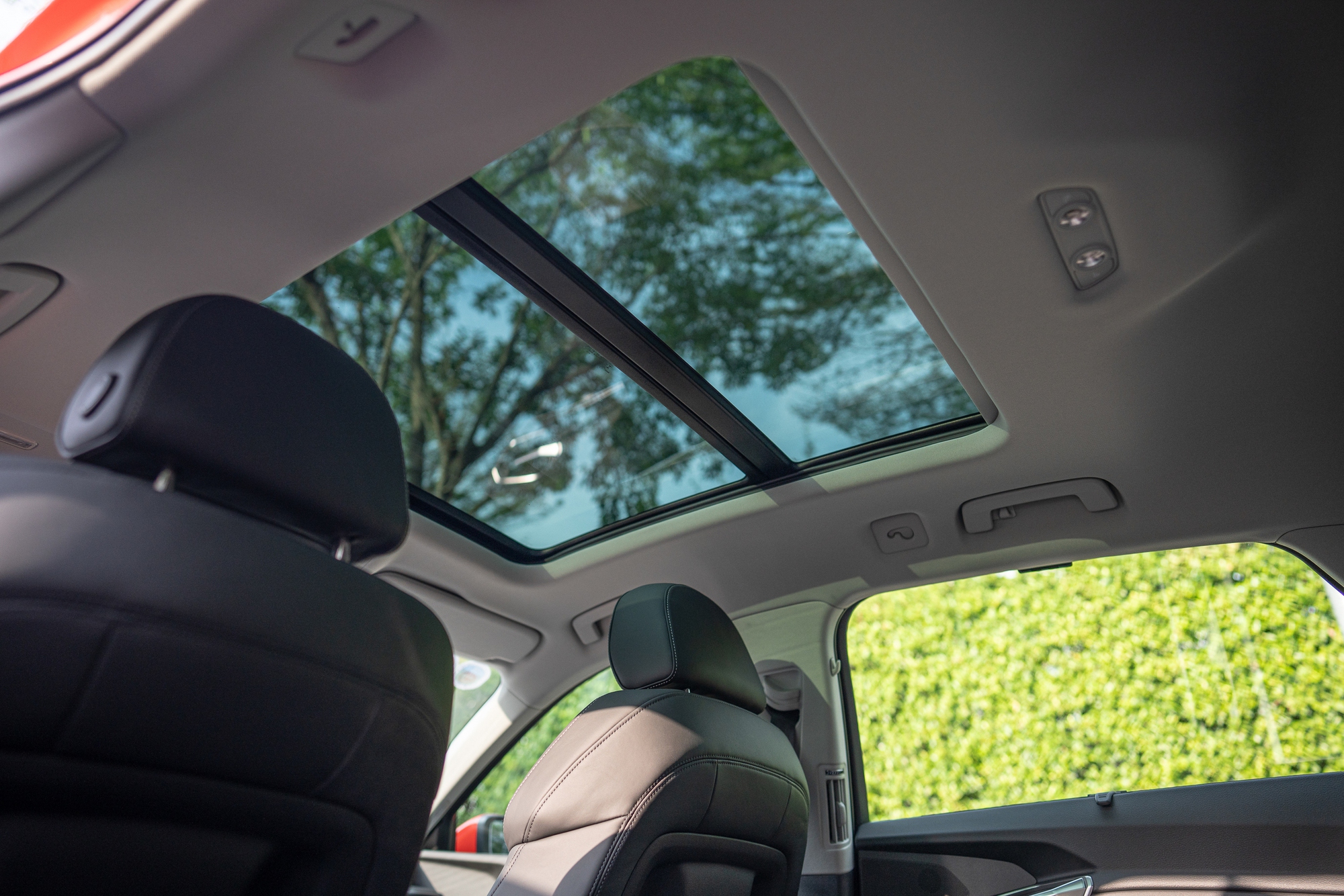 Audi Q8 e-tron ra mắt Việt Nam: Giá từ 3,8 tỷ đồng, bảo hành pin 8 năm, tặng sạc miễn phí - Ảnh 16