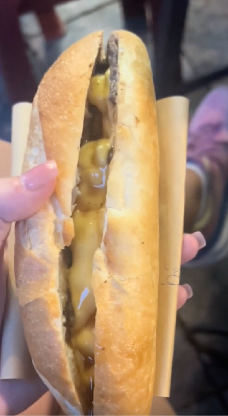 Phản hồi khi du khách Tây chê bánh mì Việt: Một TikToker người nước ngoài cũng bức xúc lên tiếng - Ảnh 3